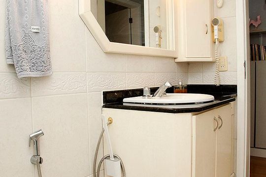 Banheiro 1 de apartamento à venda com 2 quartos, 79m² em Rio Branco, Porto Alegre