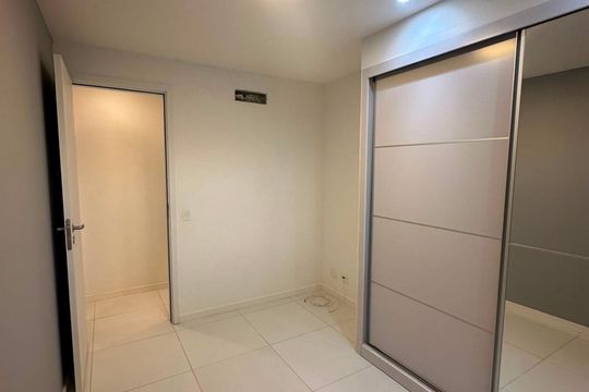 Quarto de apartamento à venda com 2 quartos, 86m² em Recreio dos Bandeirantes, Rio de Janeiro