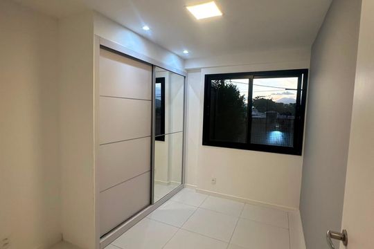 Quarto de apartamento à venda com 2 quartos, 86m² em Recreio dos Bandeirantes, Rio de Janeiro
