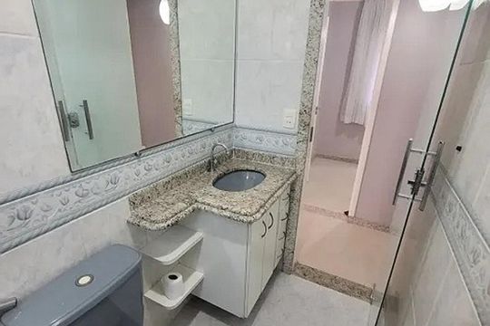 Banheiro de apartamento para alugar com 3 quartos, 75m² em Guarani, Belo Horizonte