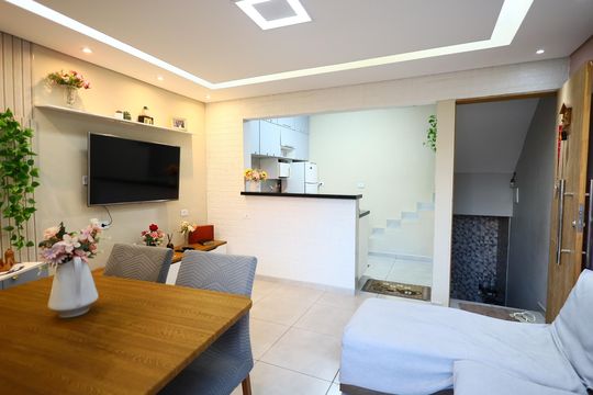 Sala de casa à venda com 3 quartos, 112m² em Novo Osasco, Osasco