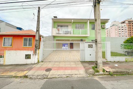 Fachada de casa para alugar com 2 quartos, 128m² em Barreiros, São José