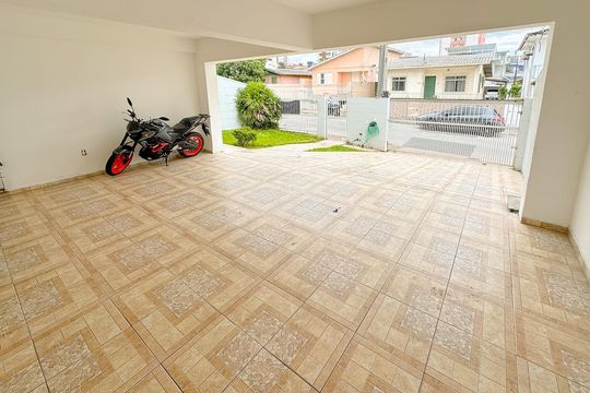 Garagem de casa para alugar com 2 quartos, 128m² em Barreiros, São José