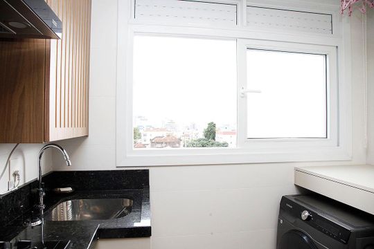 Cozinha + Área de Serviço de apartamento à venda com 2 quartos, 67m² em Santana, Porto Alegre