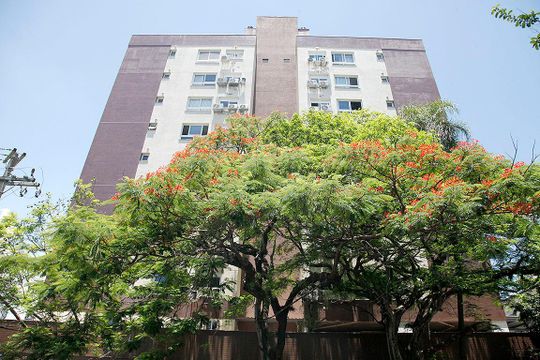 Fachada de apartamento à venda com 2 quartos, 67m² em Santana, Porto Alegre