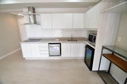 Cozinha de apartamento à venda com 2 quartos, 72m² em Cambuí, Campinas