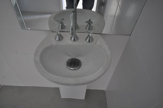 Banheiro de kitnet/studio para alugar com 1 quarto, 26m² em Tucuruvi, São Paulo