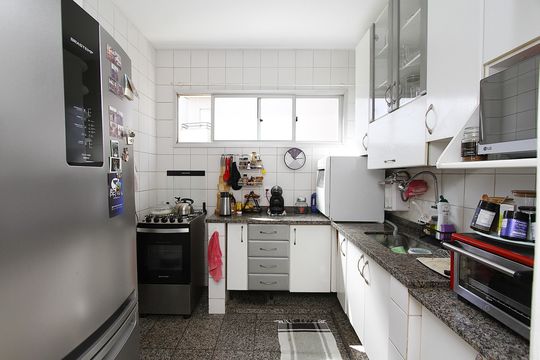 Cozinha de apartamento à venda com 3 quartos, 115m² em Buritis, Belo Horizonte