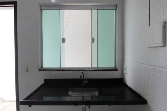 Quarto/Cozinha de kitnet/studio para alugar com 1 quarto, 26m² em Parque Burle, Cabo Frio