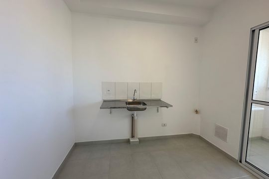 Cozinha de apartamento para alugar com 1 quarto, 56m² em Jardim Maria Helena, Barueri