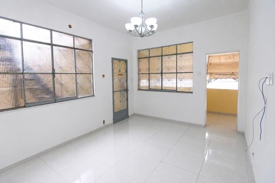 Casa para alugar com 2 quartos, 100m² em Bento Ribeiro, Rio de Janeiro