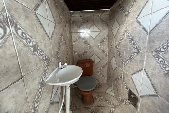Lavabo  de casa para alugar com 2 quartos, 100m² em Bento Ribeiro, Rio de Janeiro