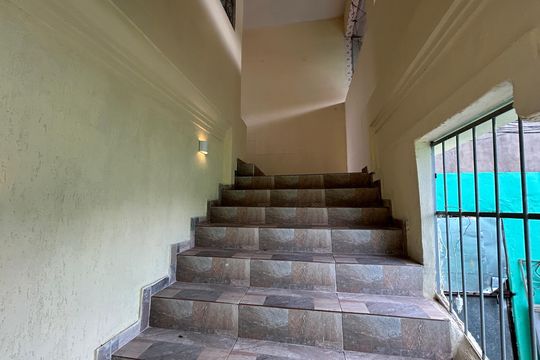 Entrada de casa para alugar com 2 quartos, 100m² em Bento Ribeiro, Rio de Janeiro