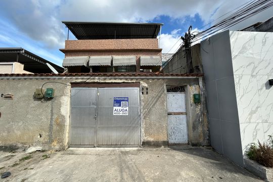 Fachada  de casa para alugar com 2 quartos, 100m² em Bento Ribeiro, Rio de Janeiro