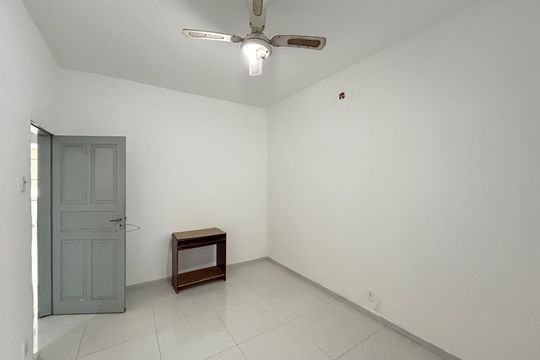 Quarto 2 de casa para alugar com 2 quartos, 100m² em Bento Ribeiro, Rio de Janeiro