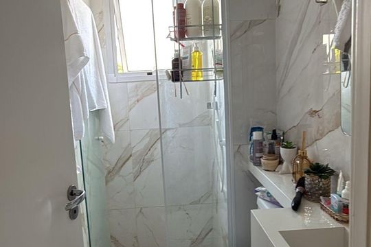 Banheiro de apartamento à venda com 2 quartos, 47m² em Jardim Celeste, São Paulo