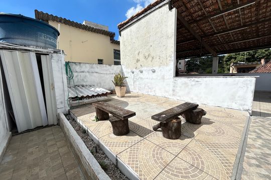 Casa para alugar com 4 quartos, 240m² em Vila Valqueire, Rio de Janeiro