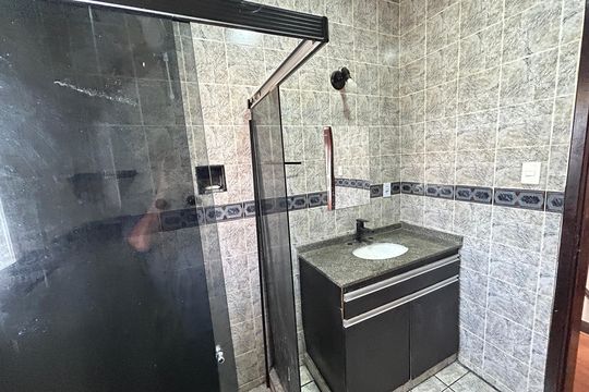 Casa para alugar com 4 quartos, 240m² em Vila Valqueire, Rio de Janeiro
