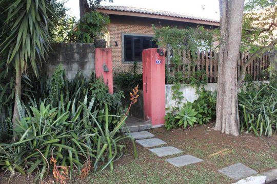 Fachada de casa de condomínio para alugar com 2 quartos, 180m² em Jardim da Gloria, Cotia