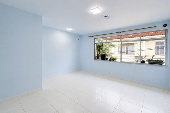 Sala de casa de condomínio à venda com 2 quartos, 80m² em Santa Rosa, Niterói