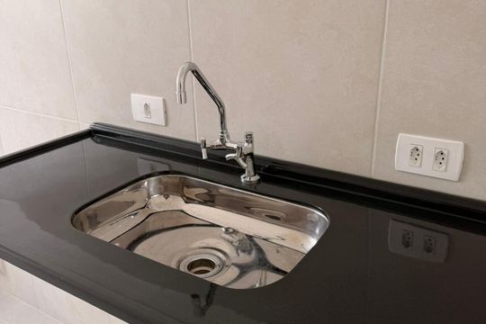 Cozinha de apartamento para alugar com 2 quartos, 47m² em Barra Olímpica, Rio de Janeiro