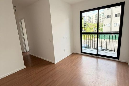 Sala de apartamento à venda com 2 quartos, 47m² em Barra Olímpica, Rio de Janeiro
