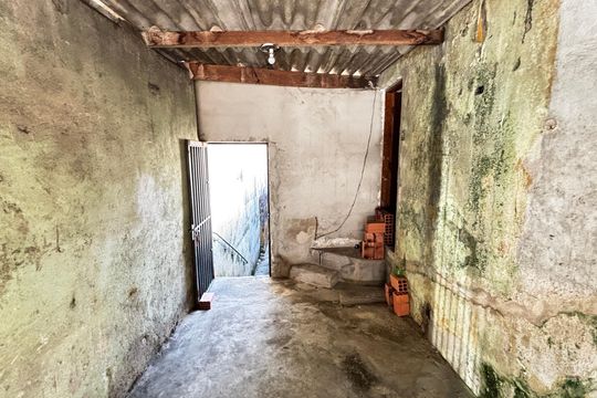Garagem de casa à venda com 2 quartos, 150m² em Vila Linda, Santo André