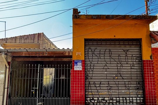 Fachada de casa à venda com 2 quartos, 150m² em Vila Linda, Santo André