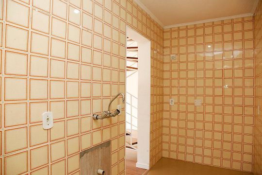Cozinha + Área de Serviço + Despensa de apartamento à venda com 2 quartos, 120m² em Cidade Baixa, Porto Alegre
