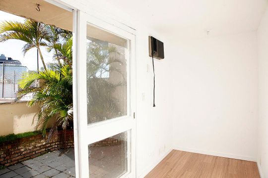 Gabinete de apartamento à venda com 2 quartos, 120m² em Cidade Baixa, Porto Alegre