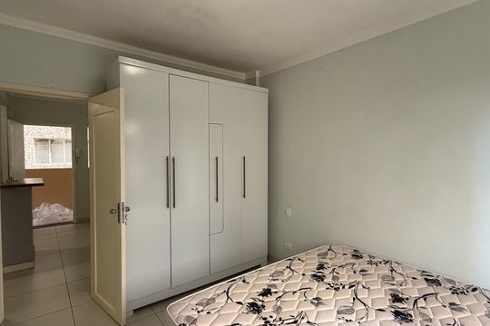 Quarto 1 de apartamento para alugar com 2 quartos, 50m² em Gonzaga, Santos