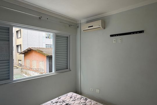 Quarto 1 de apartamento para alugar com 2 quartos, 50m² em Gonzaga, Santos