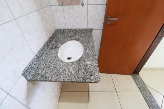 Banheiro  de kitnet/studio para alugar com 1 quarto, 35m² em Vila Virginia, Ribeirão Preto