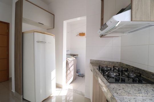 Cozinha de apartamento para alugar com 2 quartos, 60m² em Jardim Patricia, Uberlândia