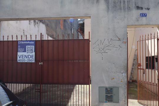 Fachada e portão de casa à venda com 2 quartos, 263m² em Vila Mendes, São Paulo