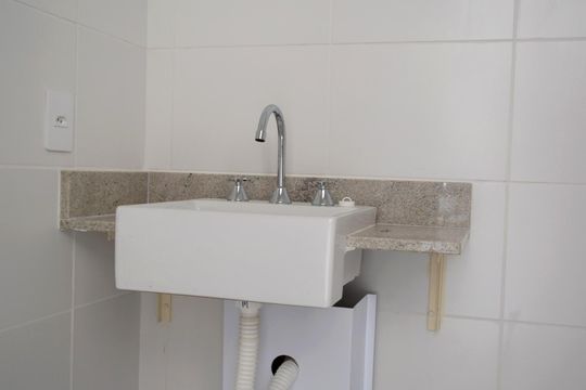Banheiro de kitnet/studio à venda com 1 quarto, 26m² em Vila Anglo Brasileira, São Paulo