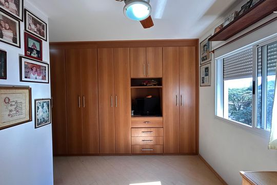 Quarto 1 de apartamento para alugar com 2 quartos, 93m² em Jardim Taquaral, São Paulo