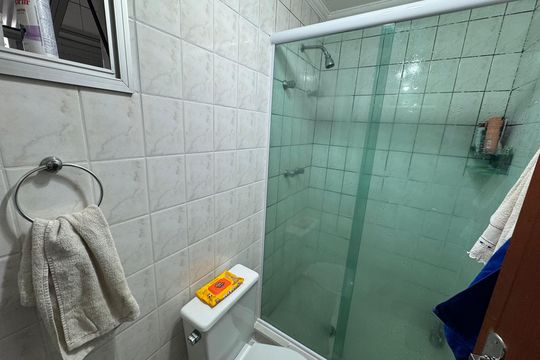 Banheiro de apartamento à venda com 2 quartos, 62m² em Jaguaribe, Osasco