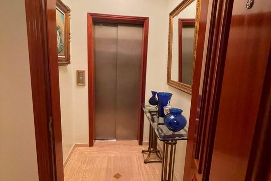 Corredor de apartamento para alugar com 4 quartos, 200m² em Planalto Paulista, São Paulo