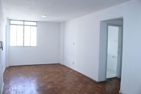 Sala/Quarto de kitnet/studio para alugar com 1 quarto, 48m² em Santa Ifigênia, São Paulo