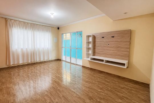 Casa de Condomínio para alugar com 2 quartos, 133m² em Caucaia do Alto, Cotia