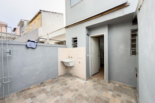 Quintal de casa para alugar com 2 quartos, 150m² em Vila Brasilio Machado, São Paulo