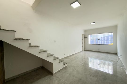 Casa para alugar com 2 quartos, 150m² em Vila Brasilio Machado, São Paulo