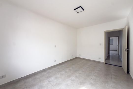 Quarto 2 de casa para alugar com 2 quartos, 150m² em Vila Brasilio Machado, São Paulo