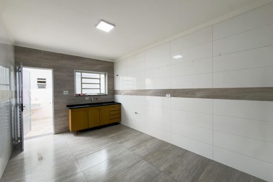 Cozinha de casa para alugar com 2 quartos, 150m² em Vila Brasilio Machado, São Paulo