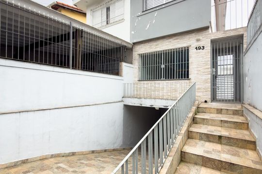 Fachada de casa para alugar com 2 quartos, 150m² em Vila Brasilio Machado, São Paulo