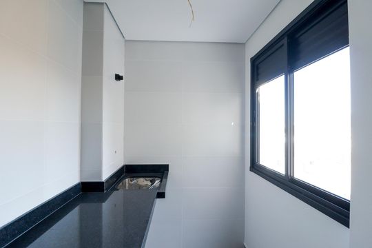 Sala/Cozinha e Área de Serviço de apartamento à venda com 2 quartos, 45m² em Vila Mazzei, São Paulo