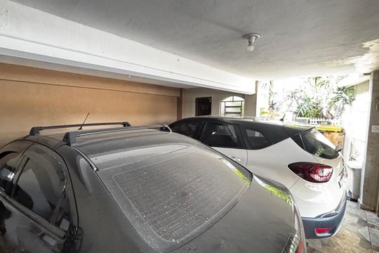 Garagem de casa à venda com 2 quartos, 150m² em Parque Novo Oratório, Santo André