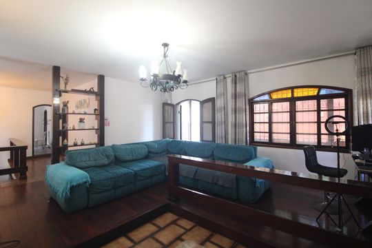 Sala de casa à venda com 3 quartos, 450m² em Pedreira, São Paulo