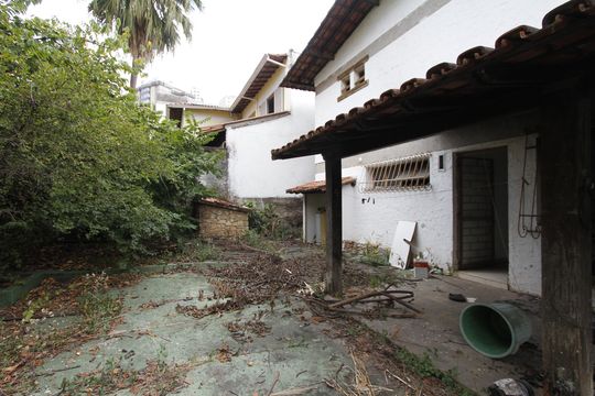 Quintal de casa à venda com 5 quartos, 454m² em Luxemburgo, Belo Horizonte